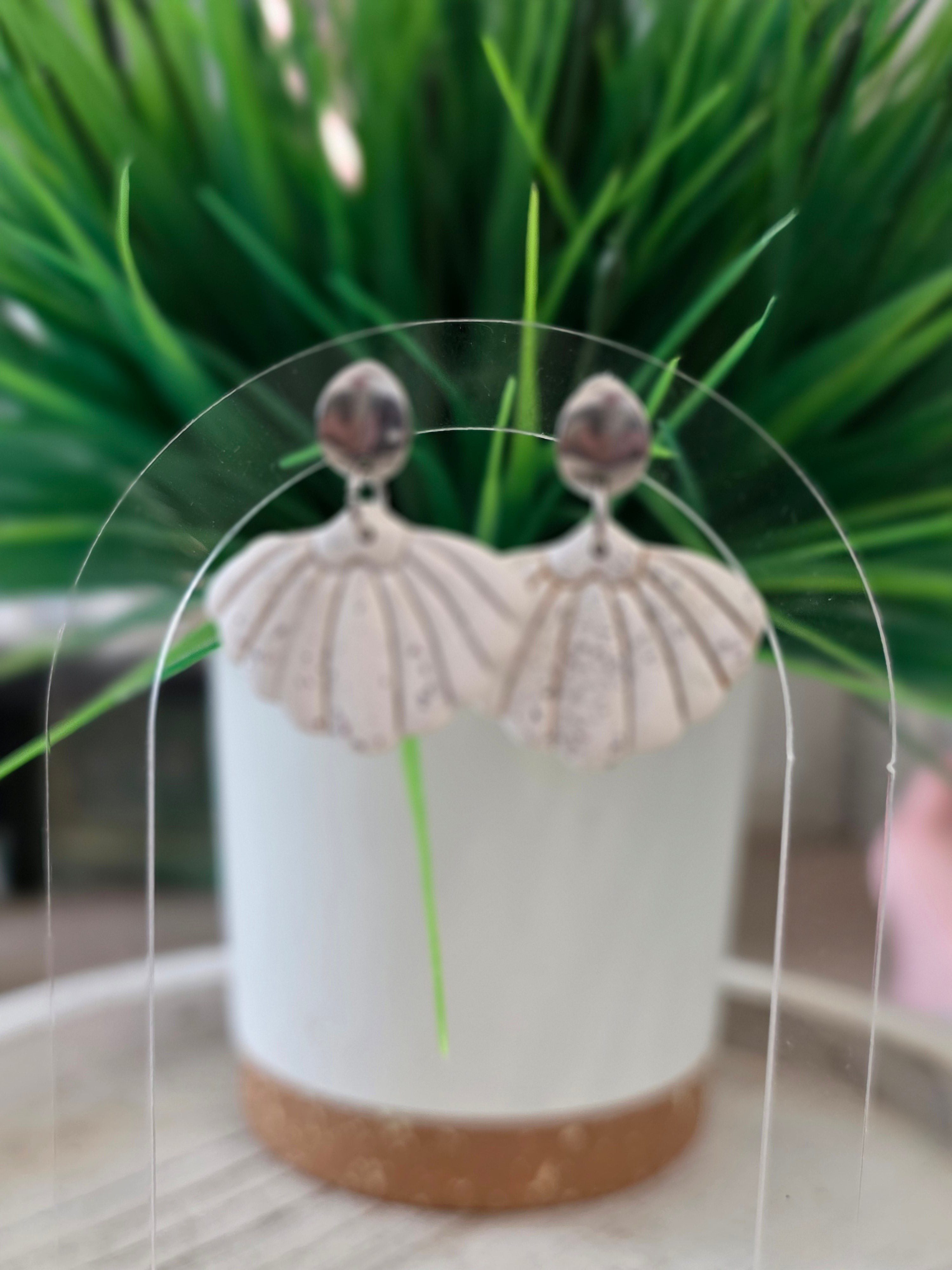 White silver shell earrings
