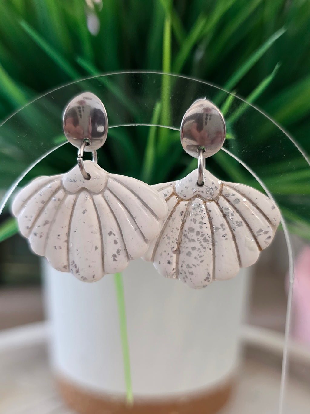 White silver shell earrings