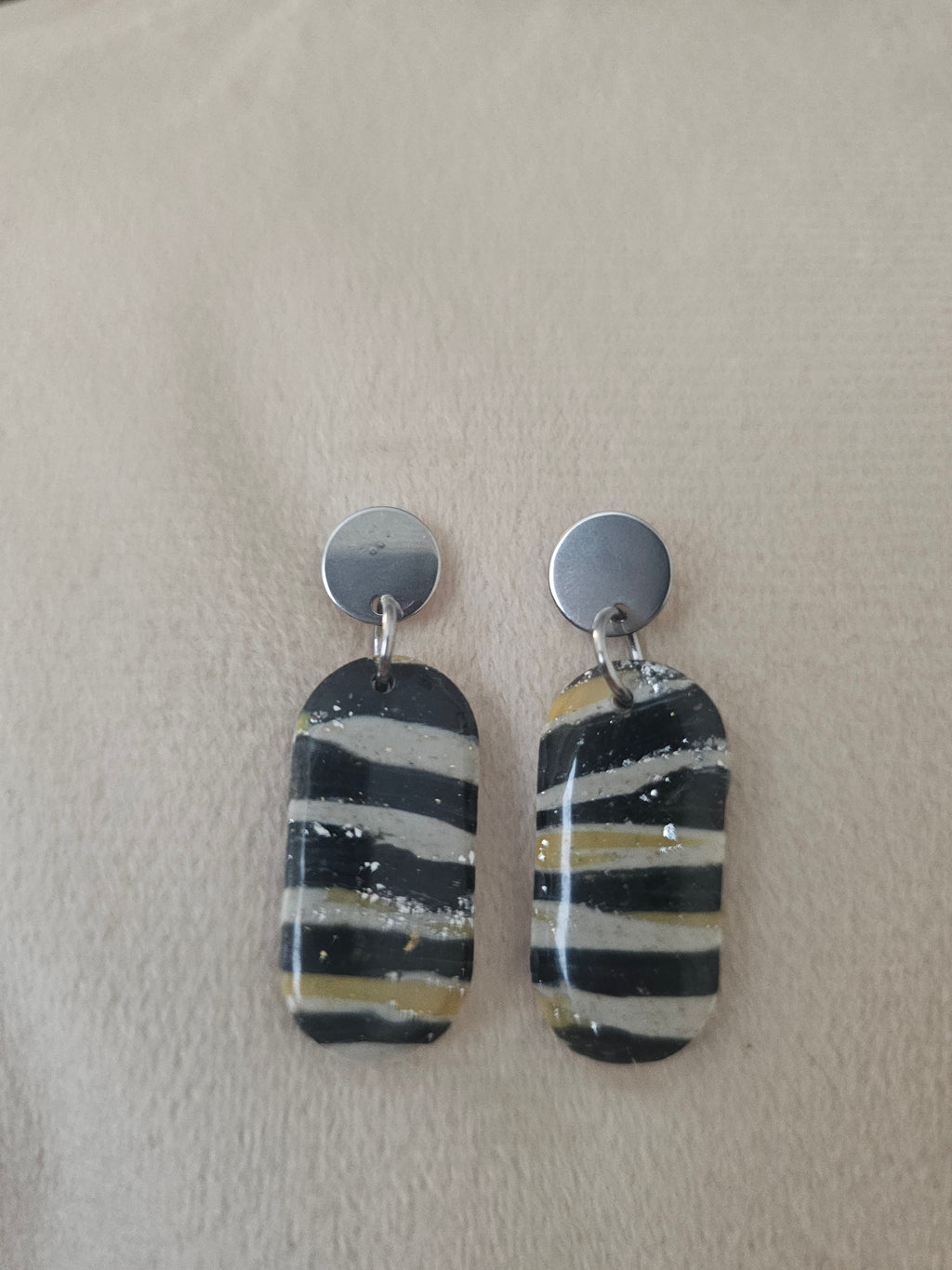 Striped drop