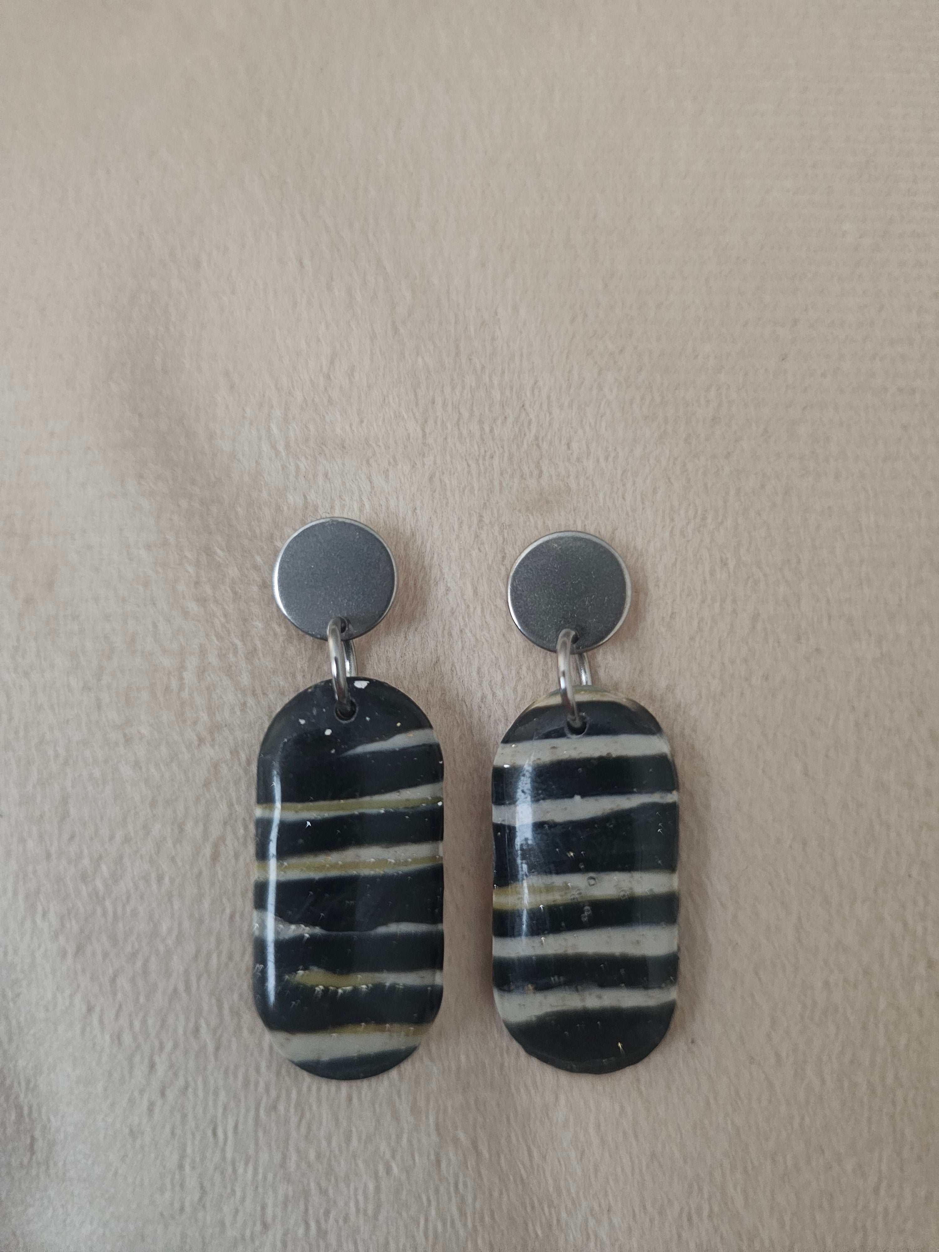 Striped drop
